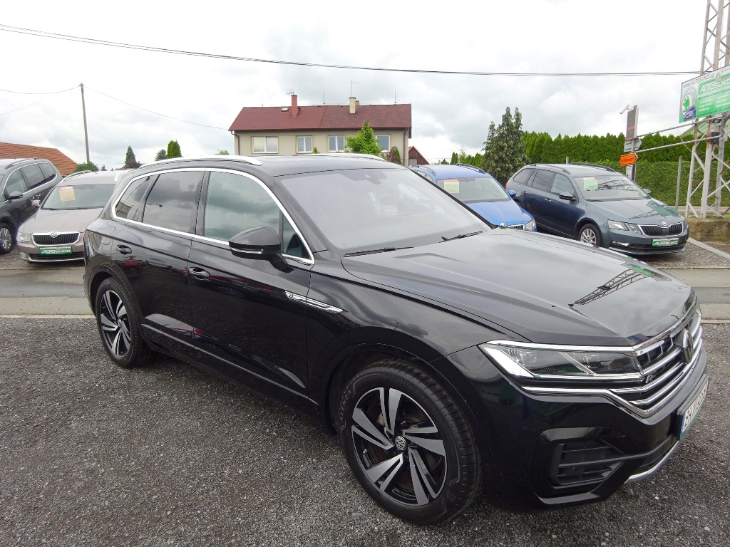 VW TOUAREG R-Line 3,0 TDI V6 210kW DSG 4x4 - DPH !