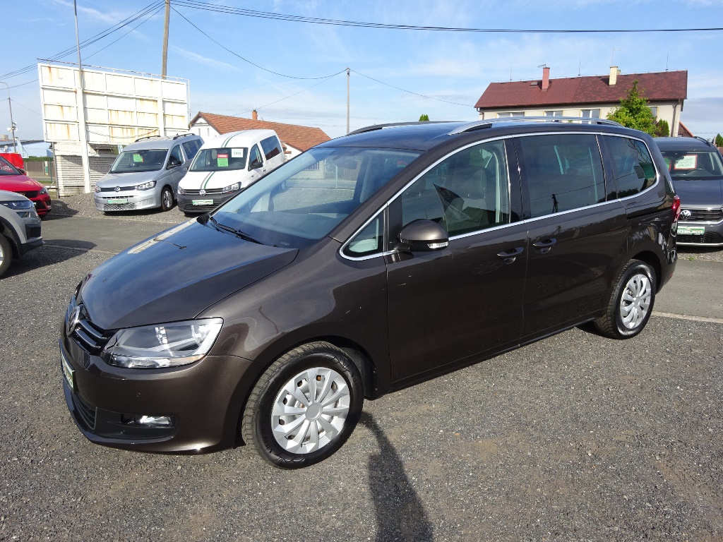 VW SHARAN Comfort Line 2,0 TDI 110kW + DSG - 7míst !