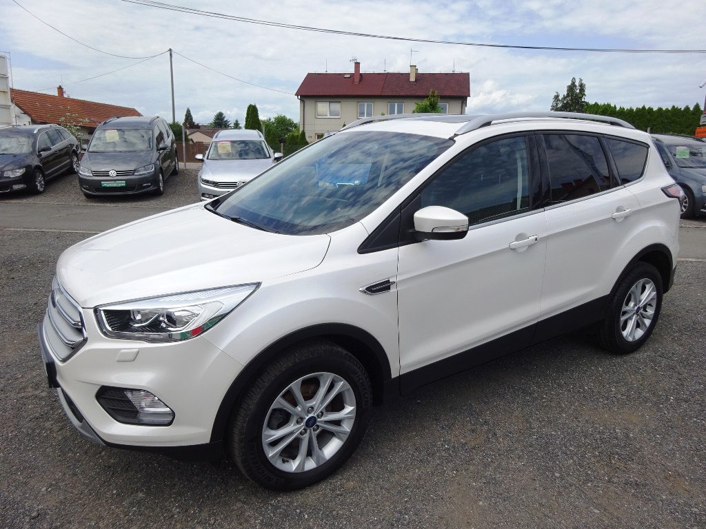 FORD KUGA Eco Boost 1,5 110kW + 6st.man. - 1.Majitel - ČR - Serviska !