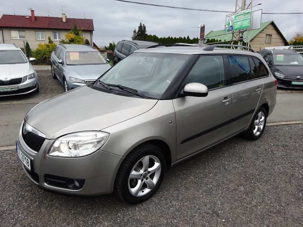 FABIA COMBI II Sport 1,4 16V 63kW + KLIMA - ČR - 102.670km !