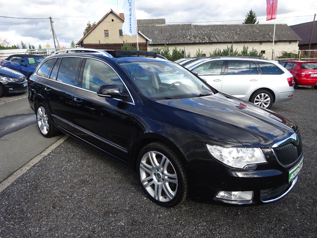 SUPERB COMBI II Elegance 2,0 TDI 103kW + 6st.man. - 2.Maj.+Serviska (2)