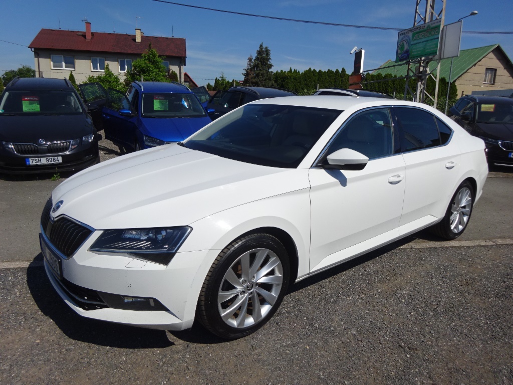 SUPERB III Style 1,8 TSI 132kW + DSG - 1.Maj. - ČR - Serviska - DPH !